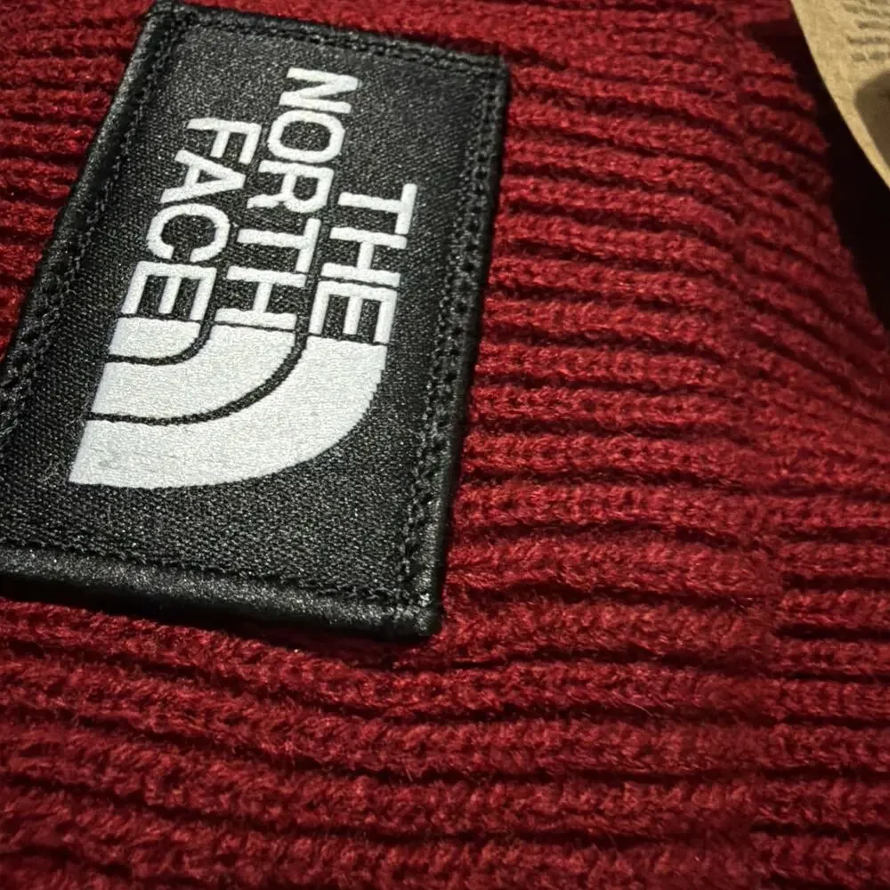 NWT The North Face Beanie Hat - Unisex One Size Fits All Red